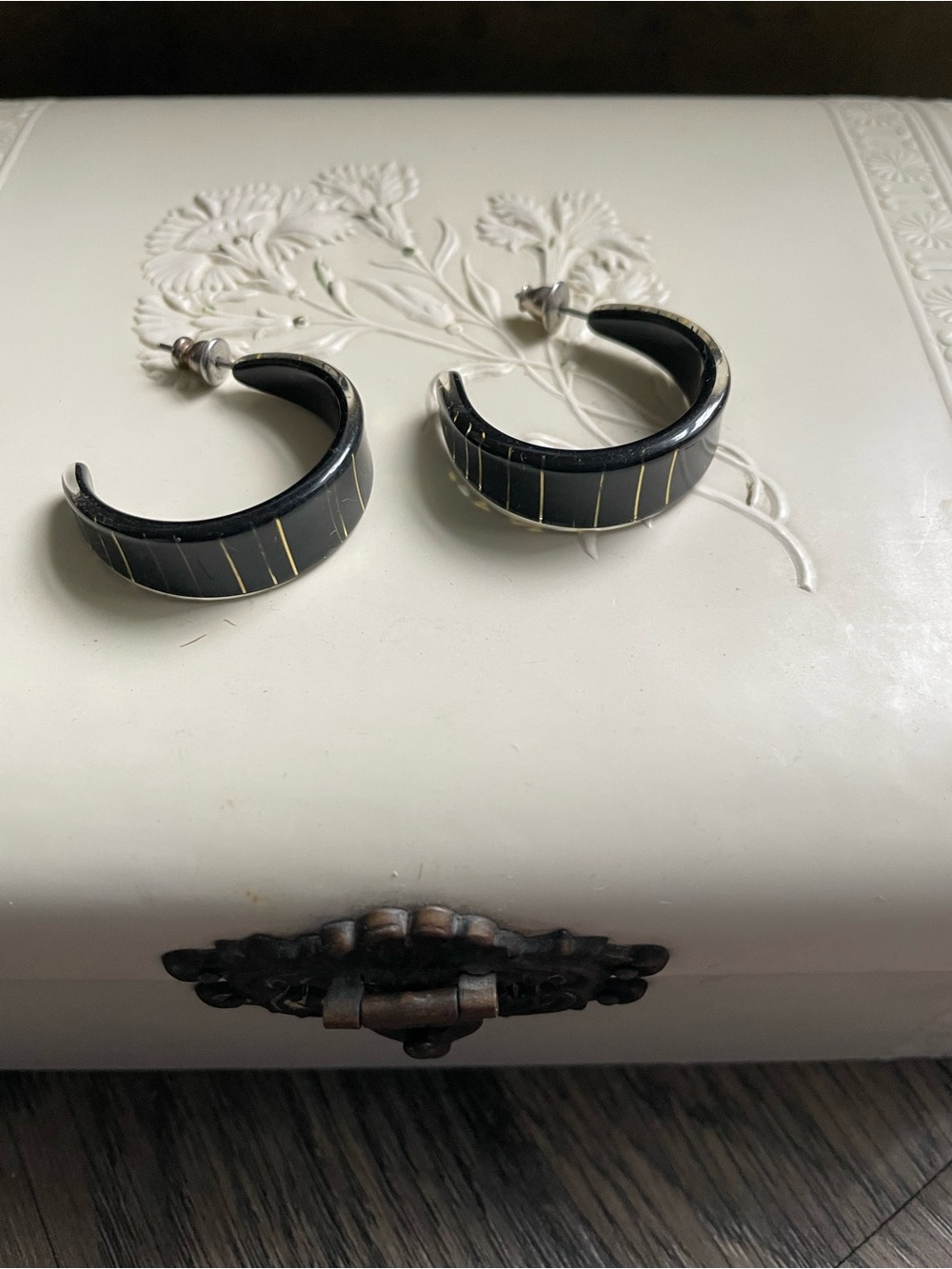 Vintage 80s Black Enamel Gold Stripe Earrings